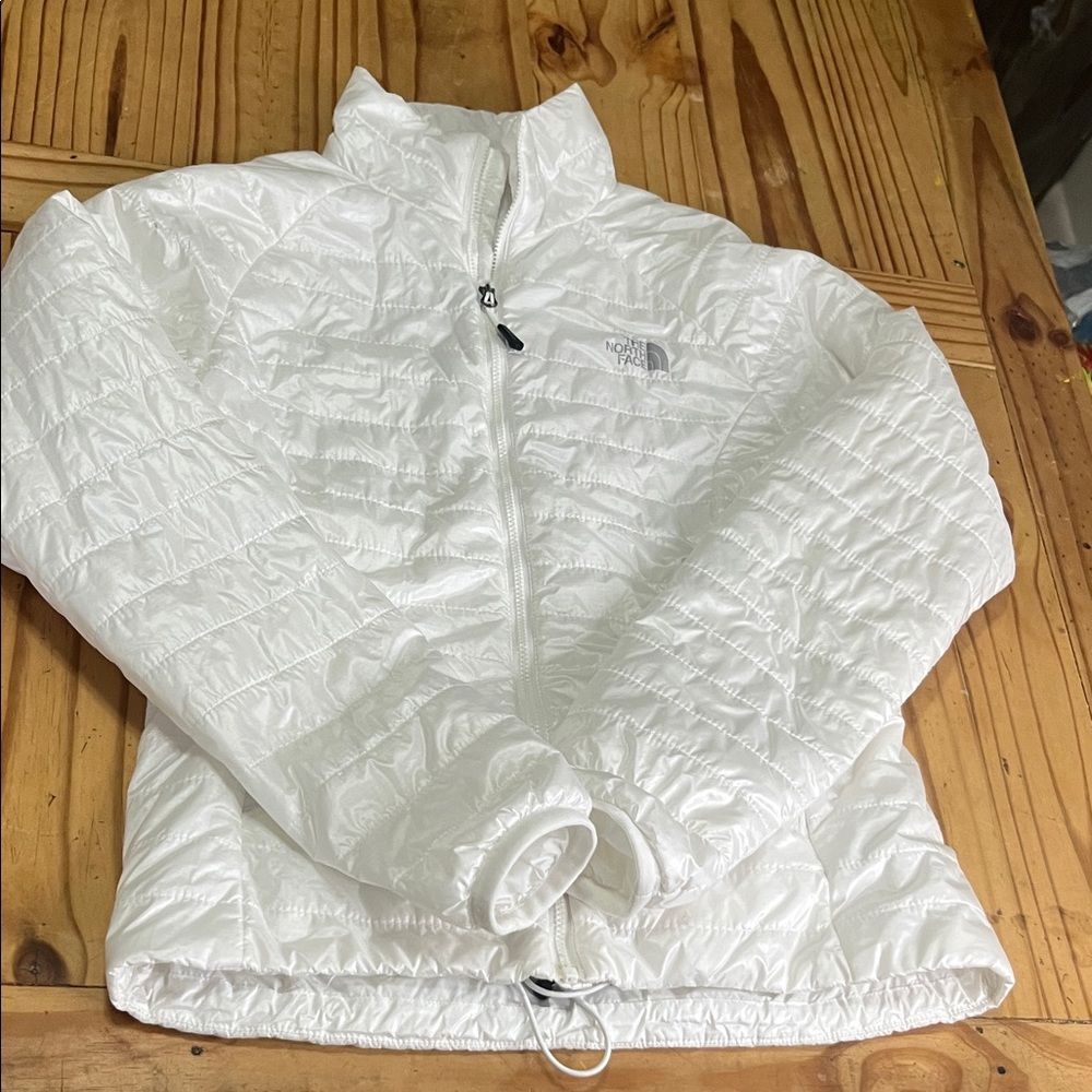 The North Face Women's White Packable Quilted Puffer Jacket - Picture 2 of 12